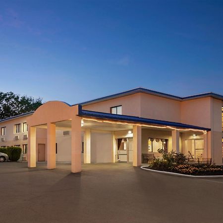 The Cayuga Inn At The Finger Lakes Auburn Exterior foto
